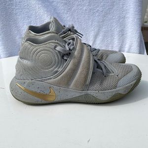 Nike Kyrie 2